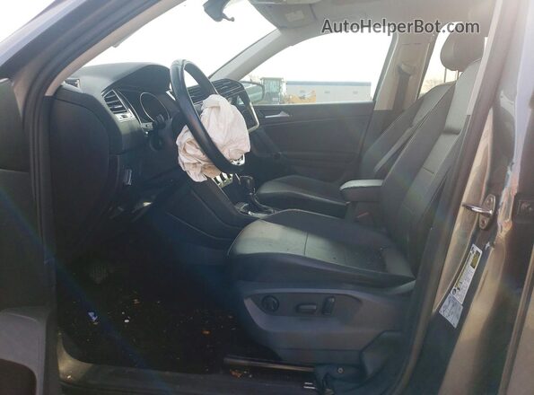 3VV2B7AX7JM113189 2018 VOLKSWAGEN TIGUAN Gray Front interior view