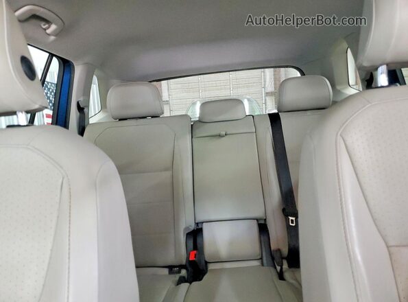 3VV2B7AX7JM122815 2018 VOLKSWAGEN TIGUAN Синий Вид задних сидений