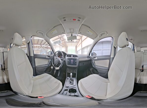 3VV2B7AX7JM122815 2018 VOLKSWAGEN TIGUAN Синий Панорамный вид салона 360°