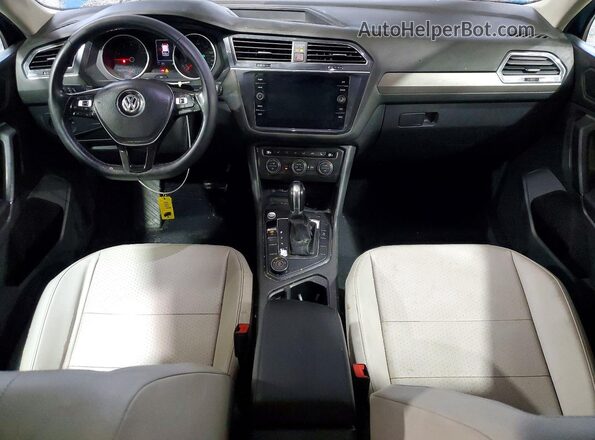 3VV2B7AX7KM005981 2019 VOLKSWAGEN TIGUAN Blue Vista del salpicadero