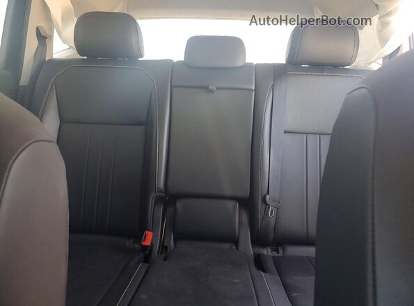 3VV2B7AX7NM047121 2022 VOLKSWAGEN TIGUAN Black Вид задніх сидінь