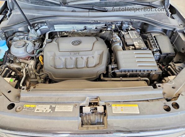 3VV2B7AX7NM087800 2022 VOLKSWAGEN TIGUAN Gray Vista del compartimento del motor