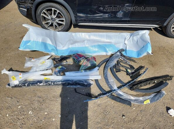 3VV2B7AX8JM042259 2018 VOLKSWAGEN TIGUAN White VIN კოდის სტიკერის ხედი
