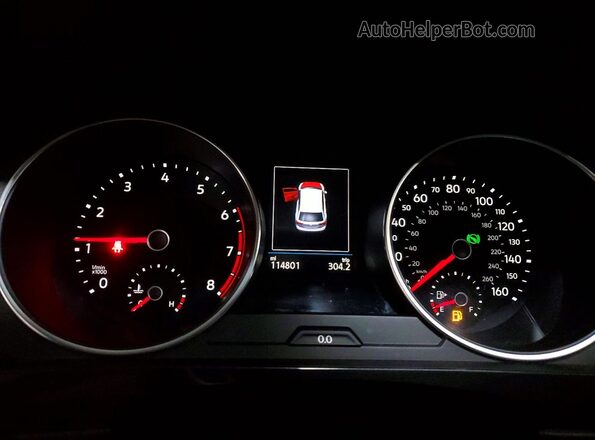 3VV2B7AX8JM097309 2018 VOLKSWAGEN TIGUAN Белый Вид щитка приборов