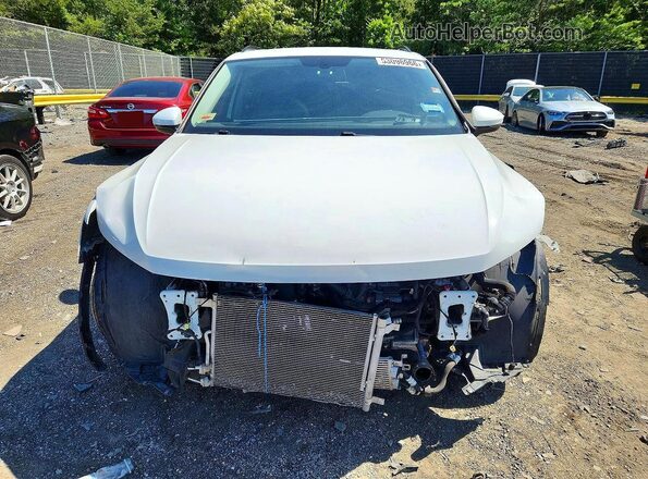 3VV2B7AX8JM103982 2018 VOLKSWAGEN TIGUAN Белый Вид спереди