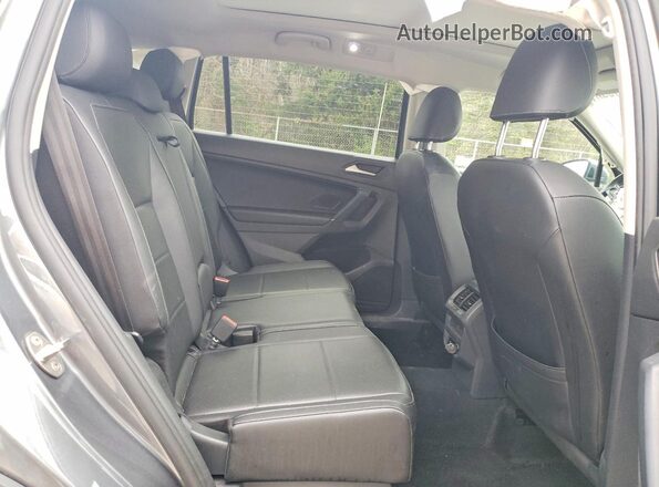 3VV2B7AX8LM182086 2020 VOLKSWAGEN TIGUAN Gray Widok wnętrza z tyłu