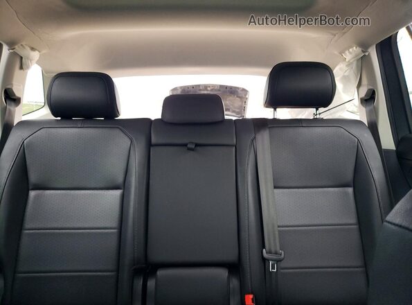3VV2B7AX8LM182086 2020 VOLKSWAGEN TIGUAN Gray Widok tylnych siedzeń