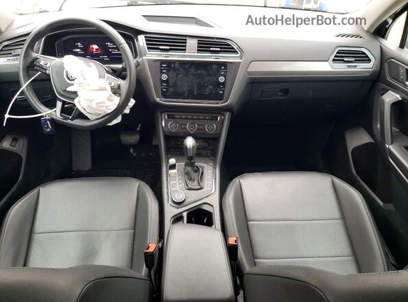 3VV2B7AX8LM182086 2020 VOLKSWAGEN TIGUAN Gray Widok deski rozdzielczej
