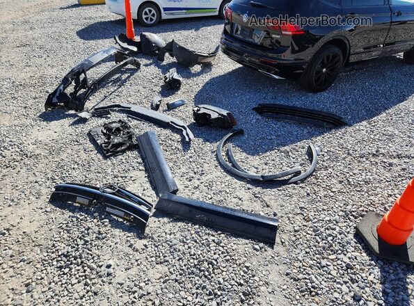 3VV2B7AX8MM048048 2021 VOLKSWAGEN TIGUAN Черный Вид наклейки с VIN-кодом