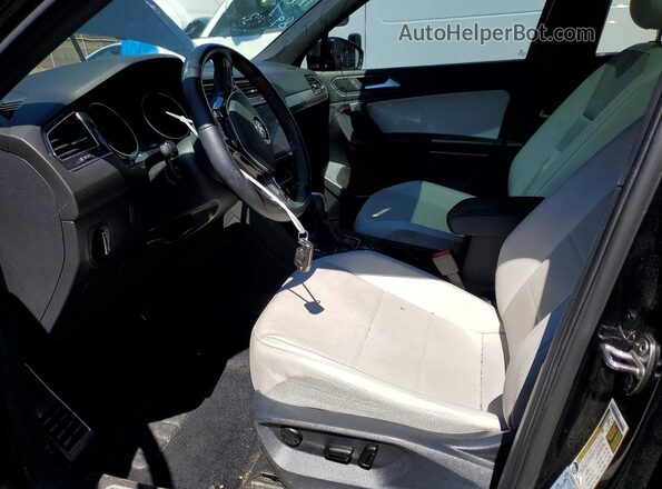 3VV2B7AX8MM057252 2021 VOLKSWAGEN TIGUAN Черный Вид салона спереди