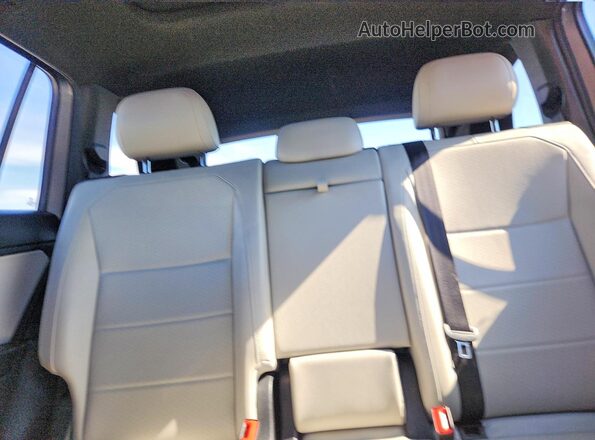3VV2B7AX8MM154130 2021 VOLKSWAGEN TIGUAN Серый Вид задних сидений