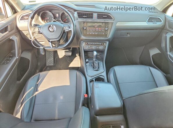 3VV3B7AX0JM108145 2018 VOLKSWAGEN TIGUAN Black Vista del salpicadero