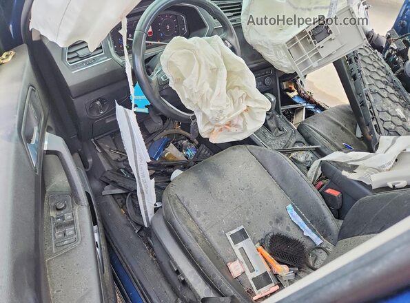 3VV3B7AX0KM102427 2019 VOLKSWAGEN TIGUAN Синий Вид панели приборов