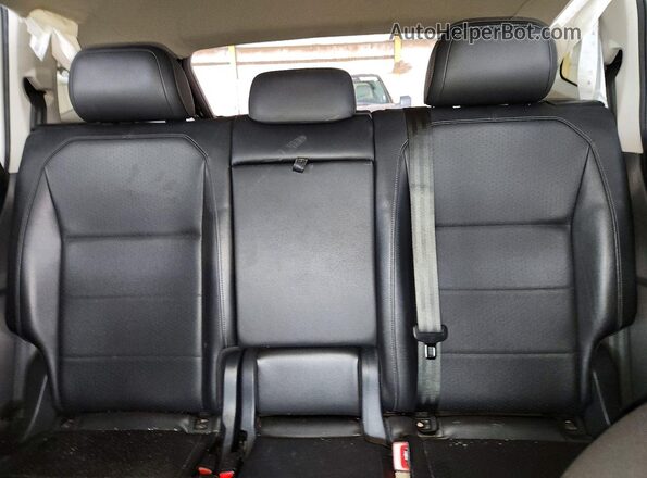 3VV3B7AX0LM107919 2020 VOLKSWAGEN TIGUAN White Vista de los asientos traseros