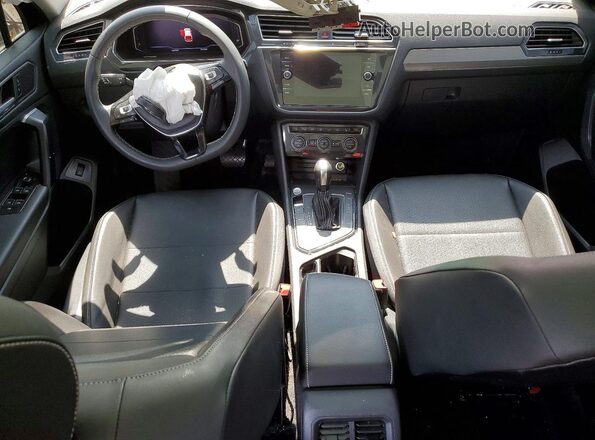 3VV3B7AX0MM023682 2021 VOLKSWAGEN TIGUAN Черный Вид панели приборов