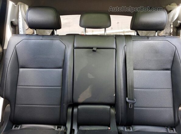 3VV3B7AX0MM023682 2021 VOLKSWAGEN TIGUAN Черный Вид задних сидений