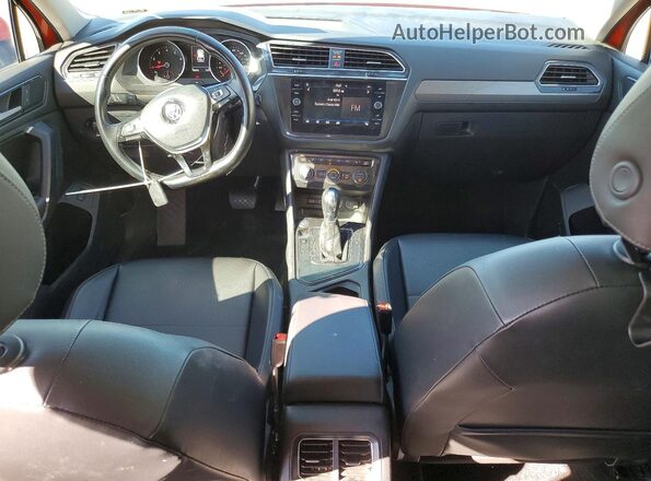 3VV3B7AX1JM038591 2018 VOLKSWAGEN TIGUAN Оранжевый Вид панели приборов