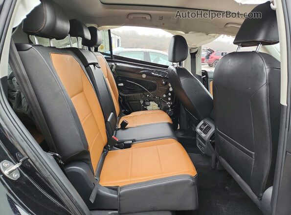 3VV3B7AX1JM081148 2018 VOLKSWAGEN TIGUAN Black Вид задньої частини салону