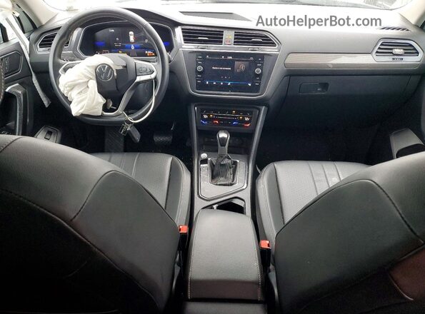 3VV3B7AX1RM043950 2024 VOLKSWAGEN TIGUAN Белый Вид панели приборов