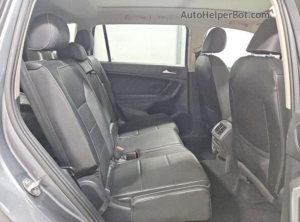 3VV3B7AX2MM120396 2021 VOLKSWAGEN TIGUAN Серый Вид задней части салона