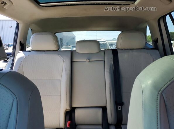 3VV3B7AX4KM110563 2019 VOLKSWAGEN TIGUAN Silver Вид задніх сидінь