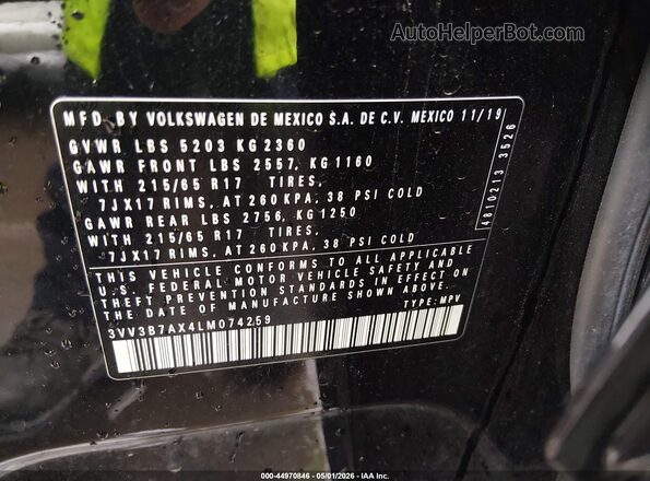 3VV3B7AX4LM074259 2020 VOLKSWAGEN TIGUAN Black Vista del compartimento del motor