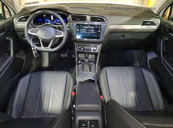 3VV3B7AX4NM073728 2022 VOLKSWAGEN TIGUAN Белый Вид панели приборов