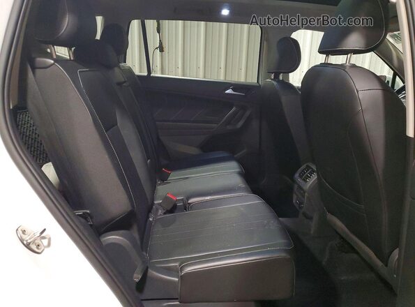 3VV3B7AX4NM073728 2022 VOLKSWAGEN TIGUAN Белый Вид задней части салона