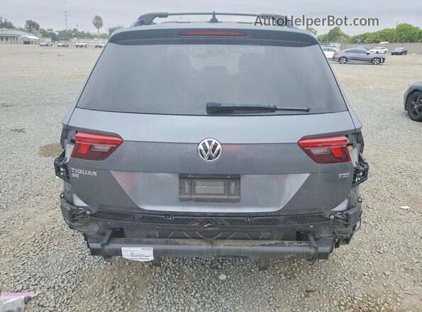 3VV3B7AX6JM048677 2018 VOLKSWAGEN TIGUAN Gray Вид ззаду