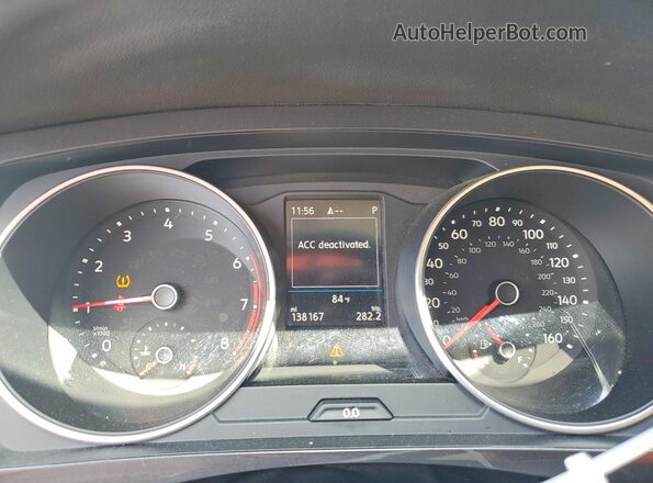 3VV3B7AX6JM103242 2018 VOLKSWAGEN TIGUAN Black ხელსაწყოთა პანელის ხედი