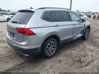 2020 Volkswagen Tiguan 2.0t Se/2.0t Se R-line Black/2.0t Sel Серебряный vin: 3VV3B7AX6LM070102