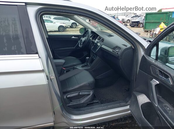 3VV3B7AX6LM070102 2020 VOLKSWAGEN TIGUAN Серебряный Вид салона спереди