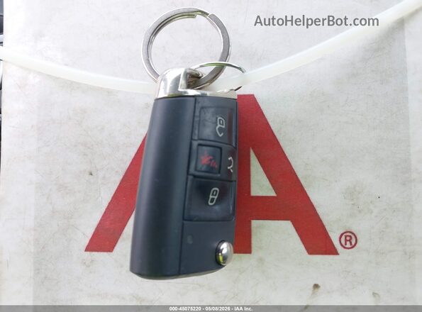 3VV3B7AX6LM070102 2020 VOLKSWAGEN TIGUAN Серебряный Вид панели приборов