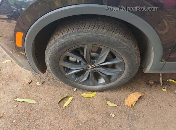 3VV3B7AX6RM046813 2024 VOLKSWAGEN TIGUAN Black სალონის 360-გრადუსიანი ხედი