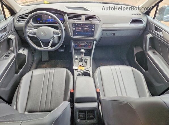 3VV3B7AX6RM046813 2024 VOLKSWAGEN TIGUAN Black წინა პანელის ხედი