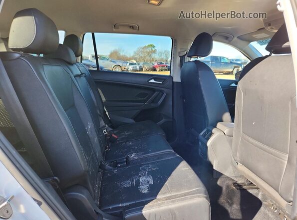 3VV3B7AX7LM119999 2020 VOLKSWAGEN TIGUAN Белый Вид задней части салона