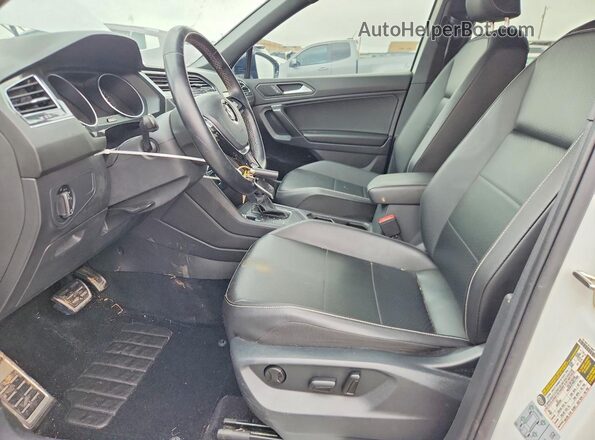 3VV3B7AX7MM116750 2021 VOLKSWAGEN TIGUAN White წინა სალონის ხედი