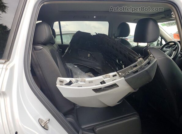 3VV3B7AX8JM068591 2018 VOLKSWAGEN TIGUAN Белый Вид задних сидений