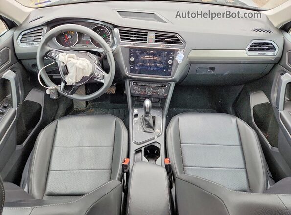 3VV3B7AX9LM121334 2020 VOLKSWAGEN TIGUAN Серый Вид панели приборов