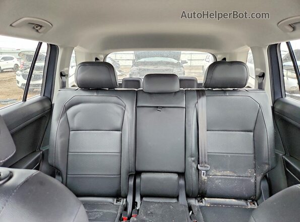 3VV3B7AX9LM121334 2020 VOLKSWAGEN TIGUAN Серый Вид задних сидений