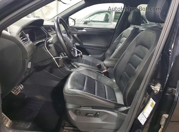 3VV4B7AX4MM108500 2021 VOLKSWAGEN TIGUAN Black Вид салону спереду