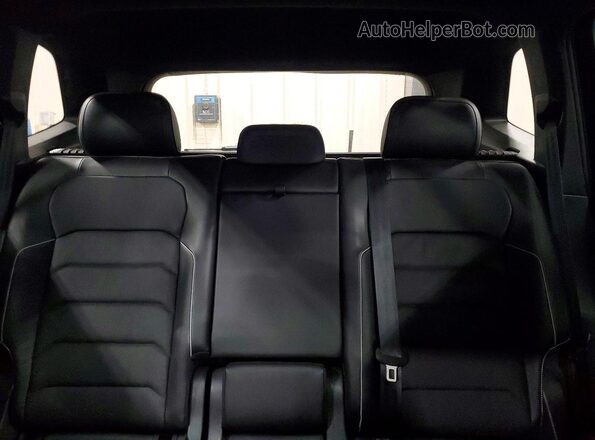 3VV4B7AX4MM108500 2021 VOLKSWAGEN TIGUAN Black Вид задніх сидінь