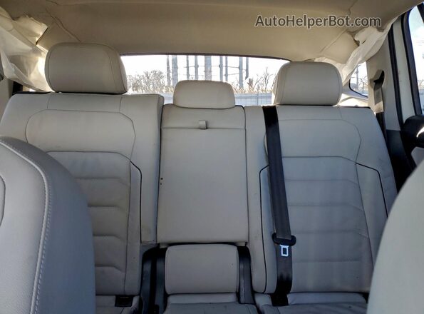 3VV4B7AX6KM059314 2019 VOLKSWAGEN TIGUAN Белый Вид задних сидений