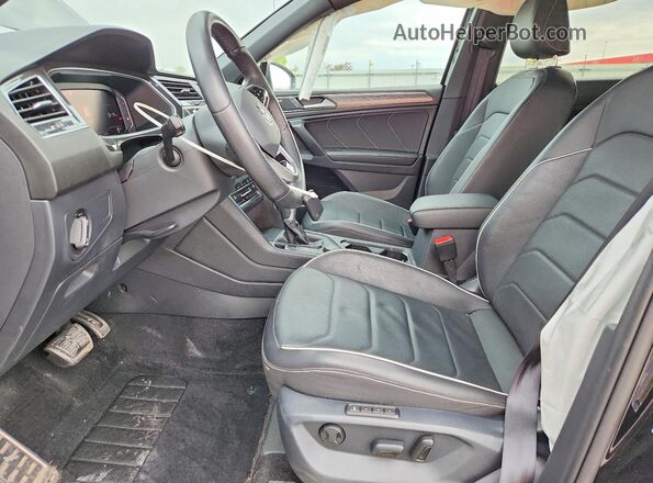 3VV4B7AX7RM106862 2024 VOLKSWAGEN TIGUAN Черный Вид салона спереди