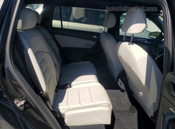 3VV4B7AX9LM072642 2020 VOLKSWAGEN TIGUAN Black Вид задньої частини салону
