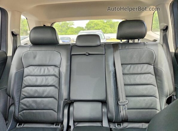 3VV5B7AX7JM090381 2018 VOLKSWAGEN TIGUAN Серый Вид задних сидений