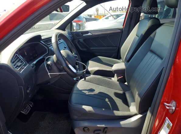 3VV8B7AX0RM228156 2024 VOLKSWAGEN TIGUAN Red Вид салону спереду