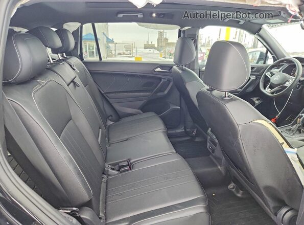 3VV8B7AX4PM142183 2023 VOLKSWAGEN TIGUAN Black Vista de los asientos traseros