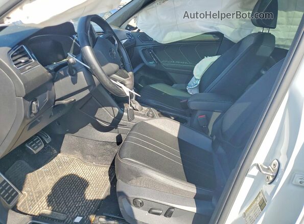 3VV8B7AX5NM113451 2022 VOLKSWAGEN TIGUAN White Вид салону спереду