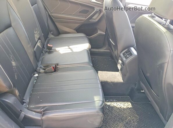 3VV8B7AX5NM113451 2022 VOLKSWAGEN TIGUAN White Вид задньої частини салону